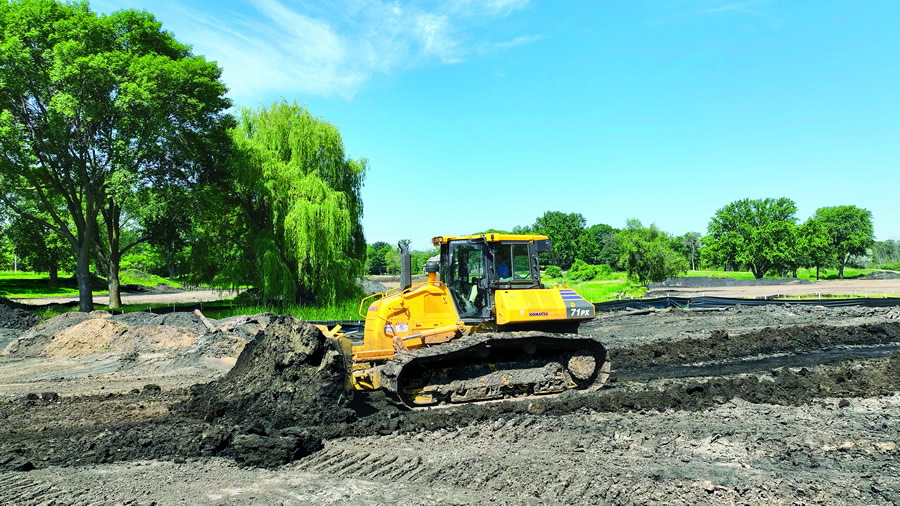 Komatsu D71PX dozer helps golf course shaper bring designs to life